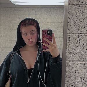 Meet your Posher, Alivia